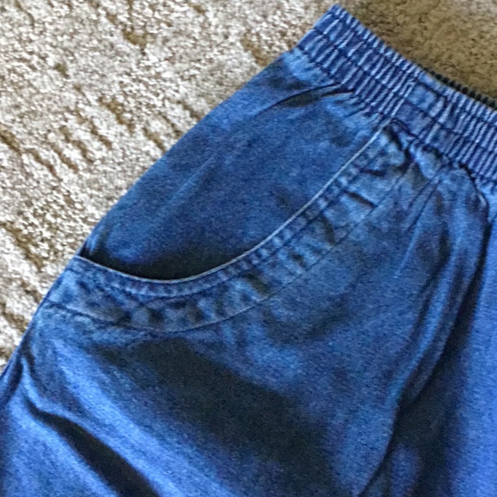 Basic Editions size Lg denim shorts - Picture 3 of 7